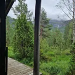 Hov Hyttegrend * Viksdalen