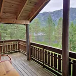 Hov Hyttegrend Lodge *