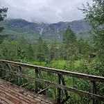Hov Hyttegrend * Viksdalen